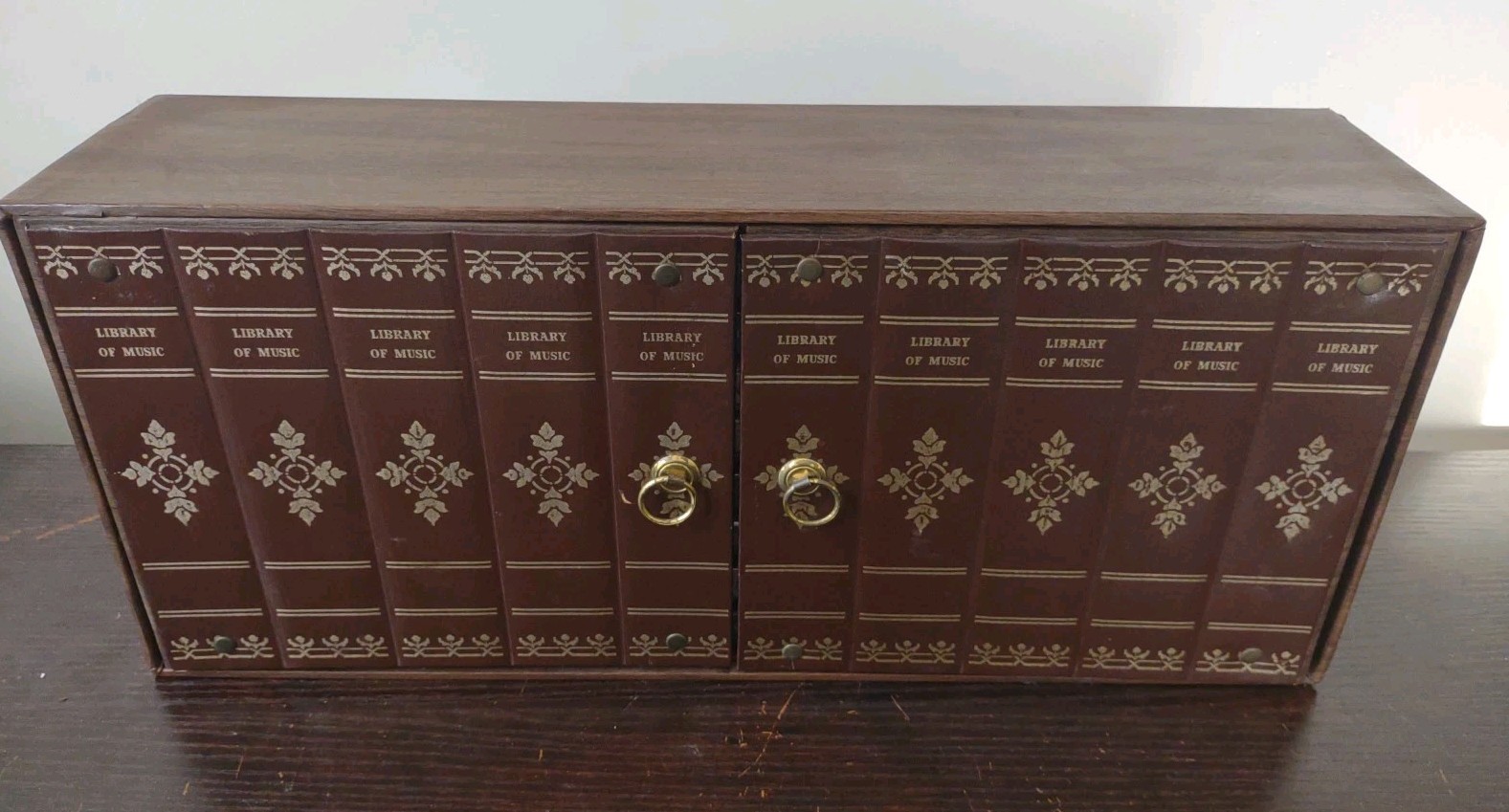 LIBRARY OF MUSIC 24 CASSETTE TAPE CASE FULL OF VARIOUS GENRES MUSIC 18 X 8" BOOK