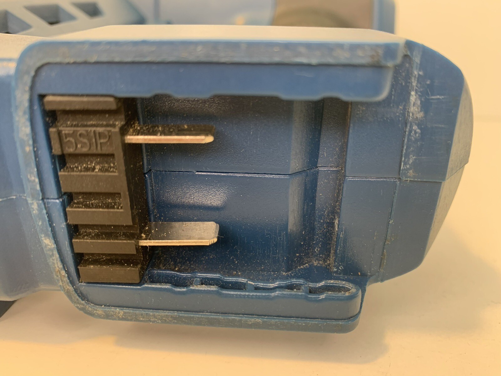 Workzone 18v Liion Cordless Brad Nail and Staple Gun CCT18GW Body