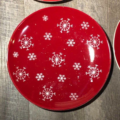 St. Nicholas Square Jolly (4) Red w/ White Snow Flakes Round 11" Holiday Plate - Picture 11 of 20