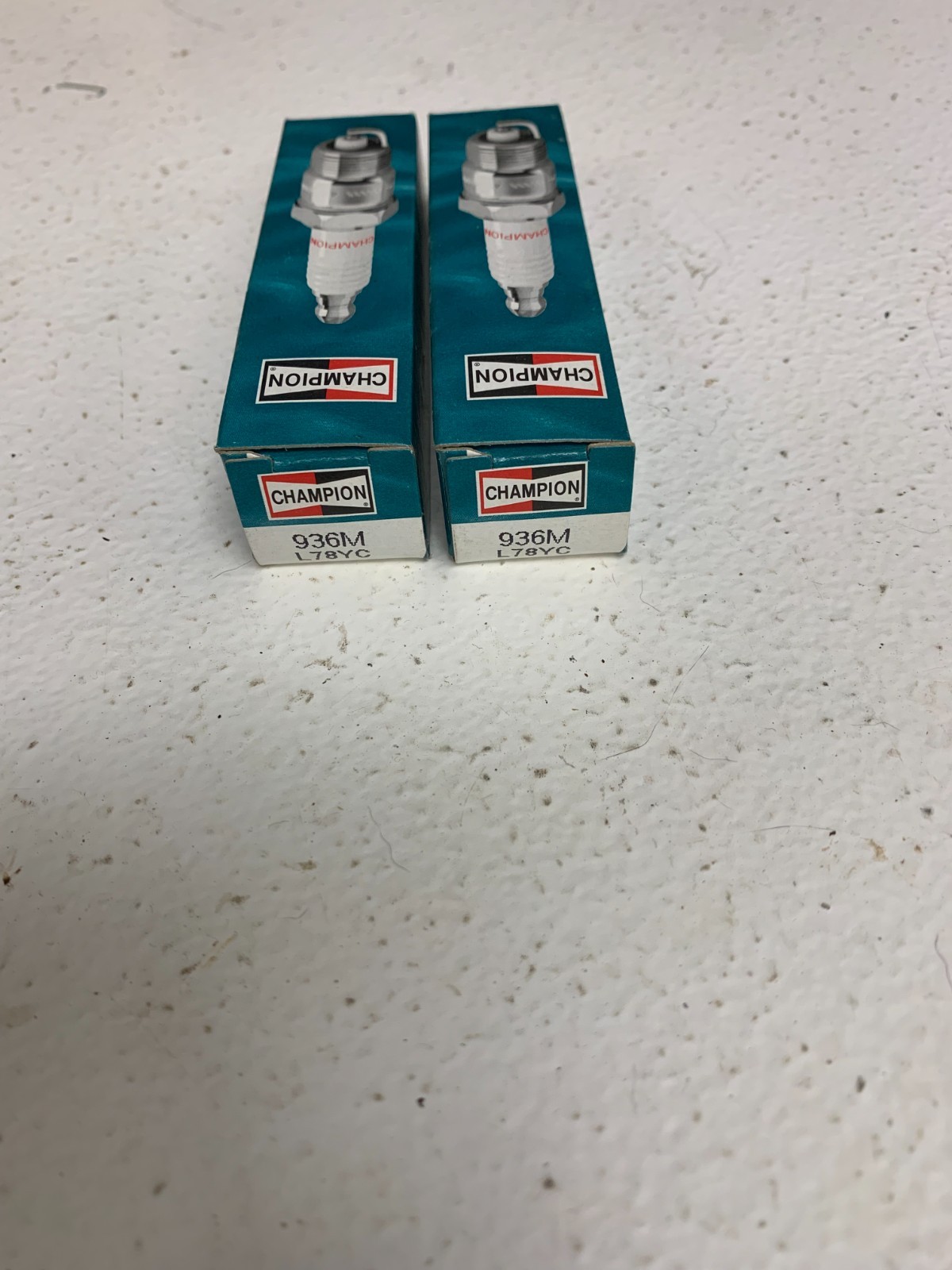 GENUINE NOS CHAMPION L78YC SPARK PLUGS 2      936M     BXR