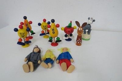 10 Figuren - Holz - Farbig  -  Früchte - Hase - Spielsachen