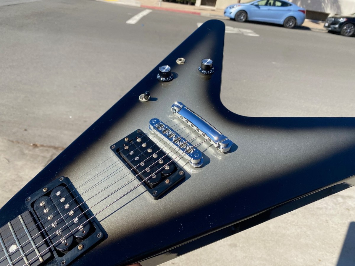 2007 Gibson '84 Reissue Flying V Silverburst GOTW Guitar of the