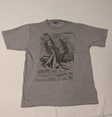 Vintage Release the Volcom Kracken Skateboarding T-Shirt Men's XL