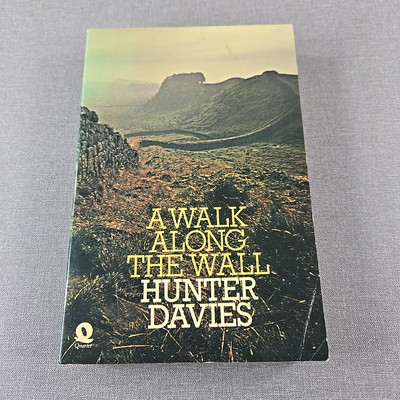 A Walk Along the Wall By Hunter Davies 1974 Vintage Paperback Book 