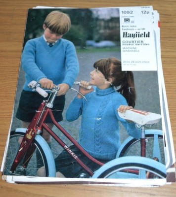 HAYFIELD * DK * KINDER PULLOVER MIT V-AUSSCHNITT UND ZOPFMUSTER * 1092