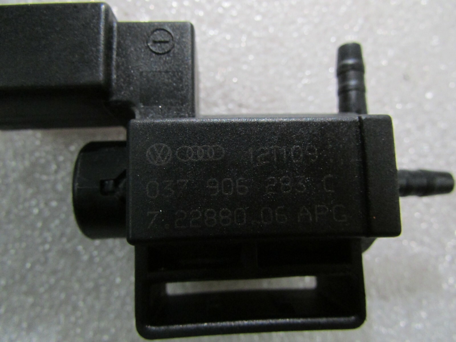 Lamborghini Aventador LP-700, Air Electronic Switch Valve, Used, P/N 037906283C