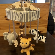 Crib Animal Mobile with Music Lightly Used Excellent Condition Baby Nursery