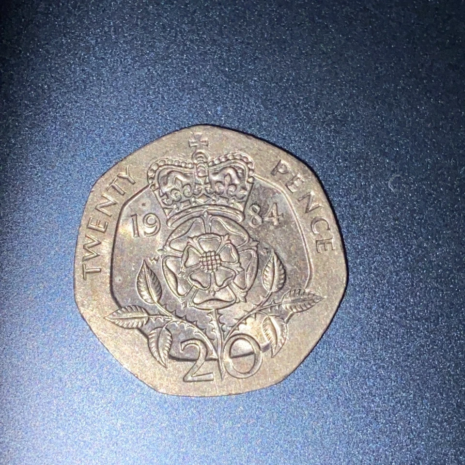 1984 England Queen Elizabeth II 20 Pence Coin RARE Coin - Image 3 of 4