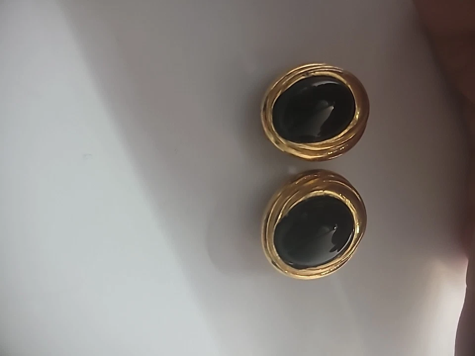 Vintage Ciner Earrings Clip On Gold Tone Ribbed Black Stone Jewelry Costume - Image 4 of 4