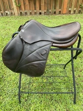 17.5” 2A Voltaire Blue Wing Full Calf Smart Ride Flex Tree French jump saddle