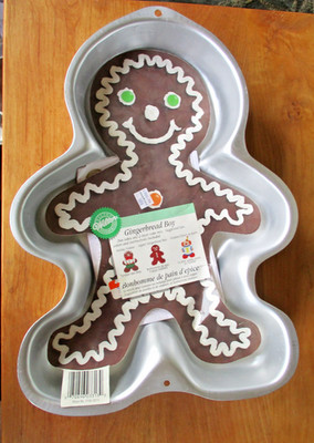 Wilton Aluminum Gingerbread Man Cake Mold Pan