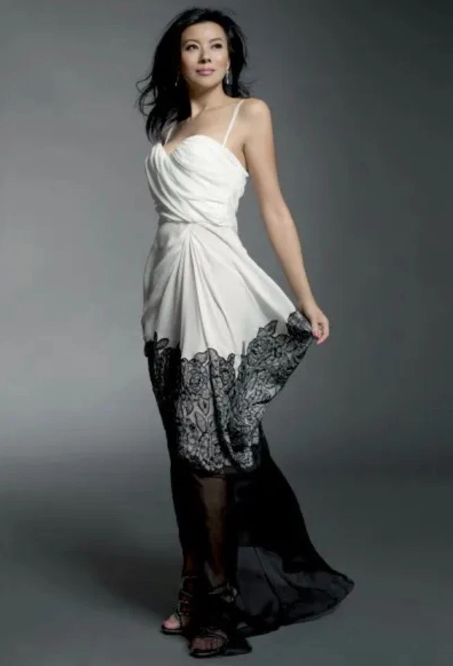 Christian Dior S/S 2012 White Black Rose Embroidered Ruched Evening Dress Gown - Image 4 of 4