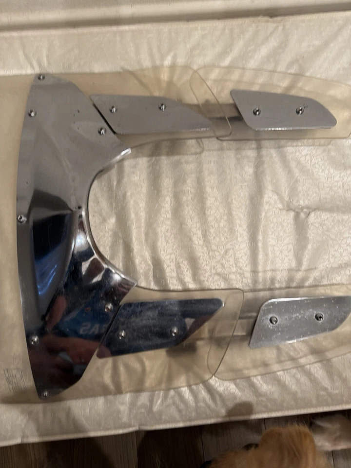 97-09 雅马哈 Royal Star Tour 豪华 XVZ1300LT 挡风玻璃挡风玻璃带支架 — 第 4/4 张图片