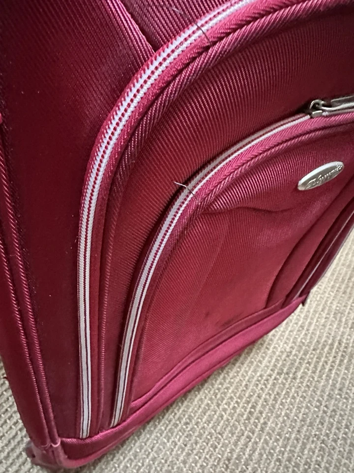 OLYMPIA U.S.A Expandable 4 Wheel Suitcase 2 Front Zipper Pockets Red 21x10x14 - Image 3 of 4