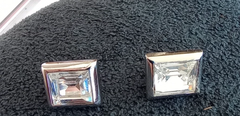 Pendientes Swarovski Pierced Tono Plata Rectángulo Cristal Grande 0.5" Foto 3 de 4