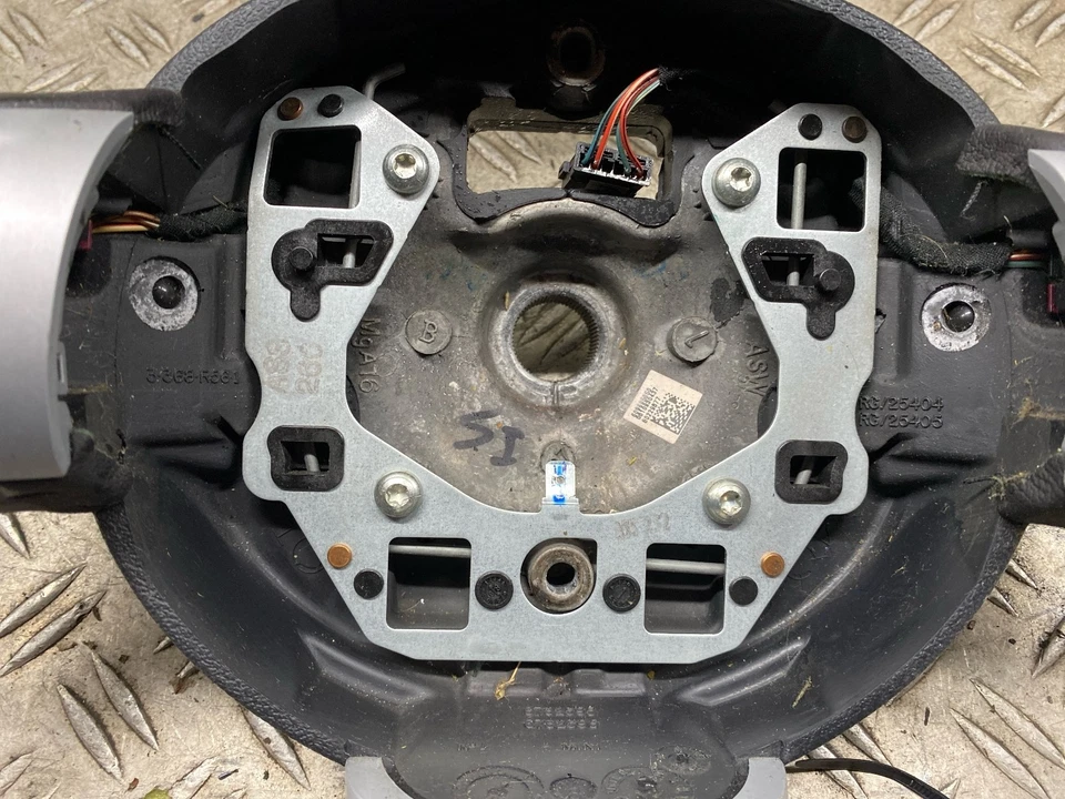 89263 Lenkrad mit Airbag MINI Mini (R56) 6782596 - Bild 3 von 4