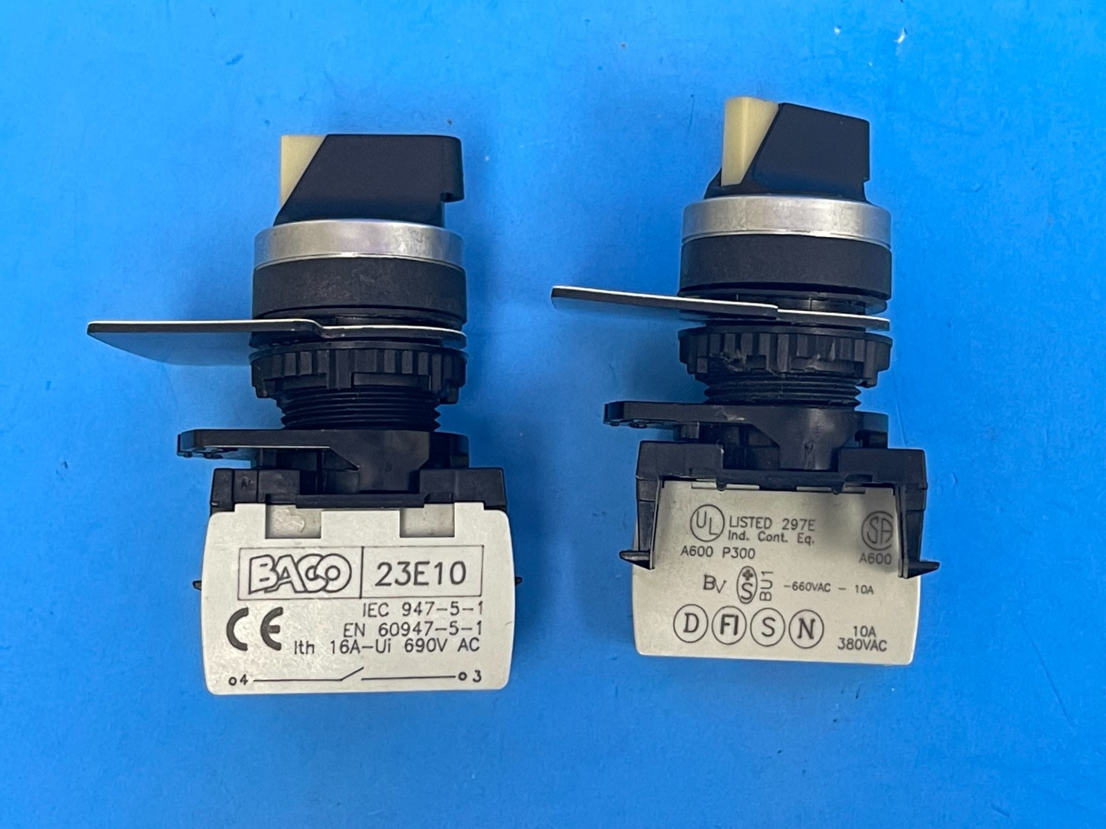 Baco 22 mm 3 Positions momentary contact & 2 positions Maintained  [Lot of 2]