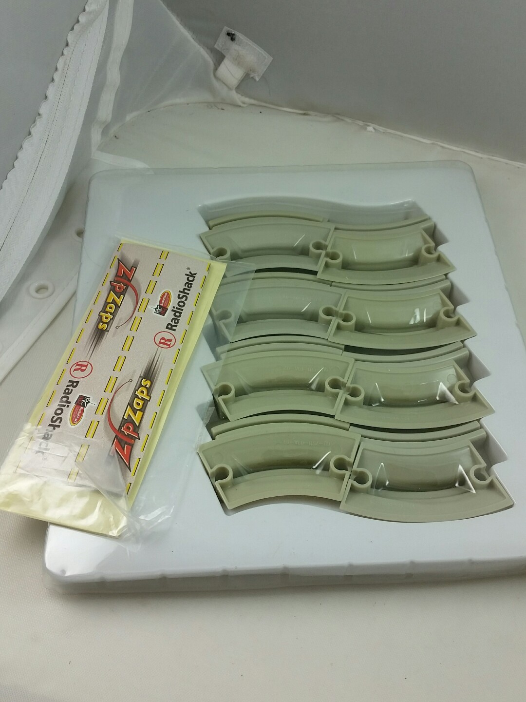 Zip Zaps Mico RC Zipzpas Grand Prix Barrier Wall Kit, Radioshack 2002