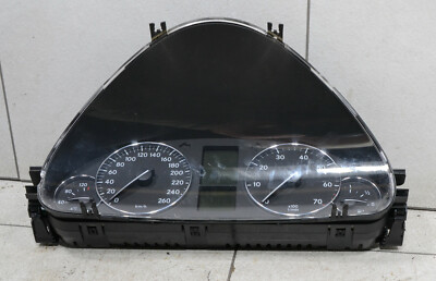 Mercedes W S 203 T Bj 05 C200 Kompresssor 120KW Tacho Kombiinstrument #62072-C57