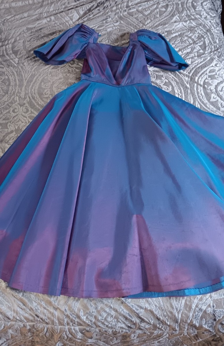 dress color changing The science behind that absurd color-changing dress, explained