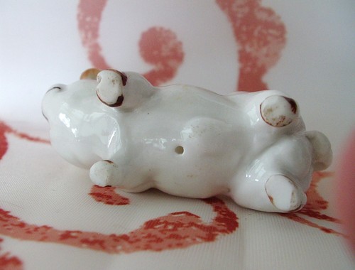 VINTAGE CERAMIC or PORCELAIN MINIATURE POT BELLY PIG FIGURINE - Picture 4 of 10