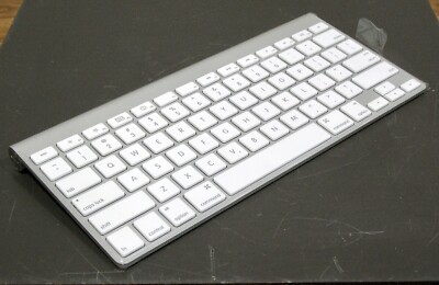 Apple Wireless/Bluetooth Keyboard - Aluminum/Compact - A1314  New/Open Box
