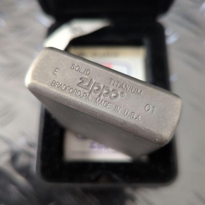 Zippo Solid Titanium Feuerzeug mit Etui & Garantie aus Japan