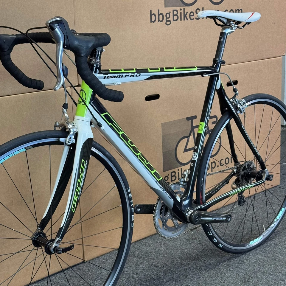 Bicicleta de carretera usada Fuji Team Pro, Shimano Ultegra, fibra de carbono-2008, 58 cm Foto 3 de 4