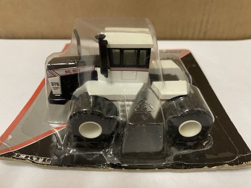 1/64 Big Bud 370 4WD Tractor W/Duals, ERTL 4187 - Picture 2 of 2