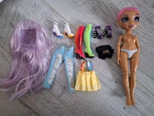 Rainbow High Avery Styles Doll Fashion Studio With Wig Clothes Shoes