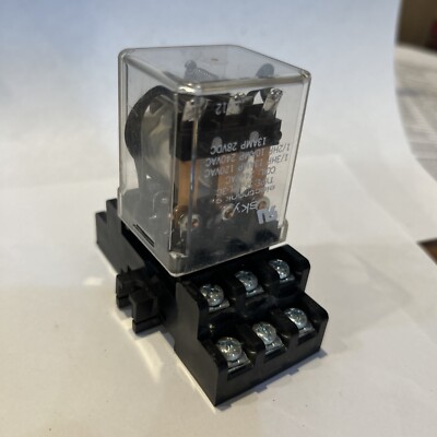 SKY PL-3C Coil 24 VAC Mounted Selecta SR6811N Track/Surface Mounting Relay Socke