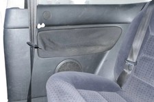 1x VW Golf 4 1J 2/3-Türer Verkleidung Seite hinten rechts schwarz Lautsprecher