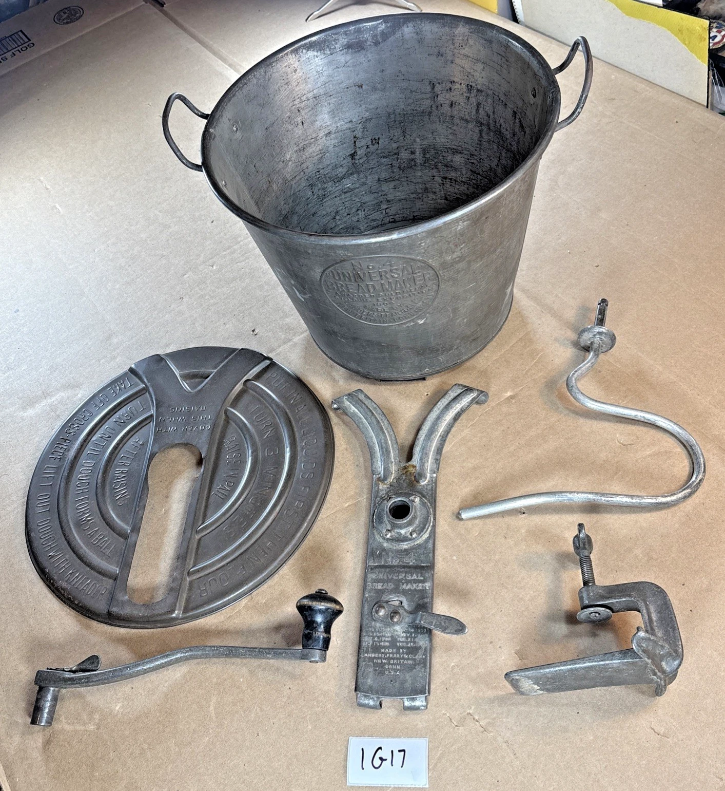 No. 4 Bread Maker Landers Frary & Clark Hand Crank Dough Hook Clamp Pail 1G17