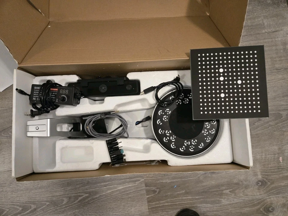 Escáner 3D de escritorio EinScan SP Platinum Foto 2 de 2