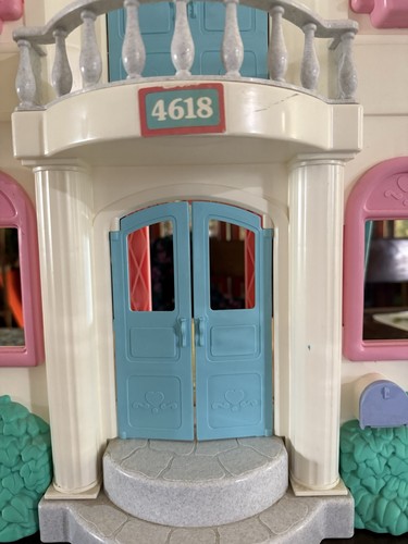 Rara casa delle bambole vintage 1997 Fisher Price Loving Family Grand 4618 tetto blu - Foto 6 di 23