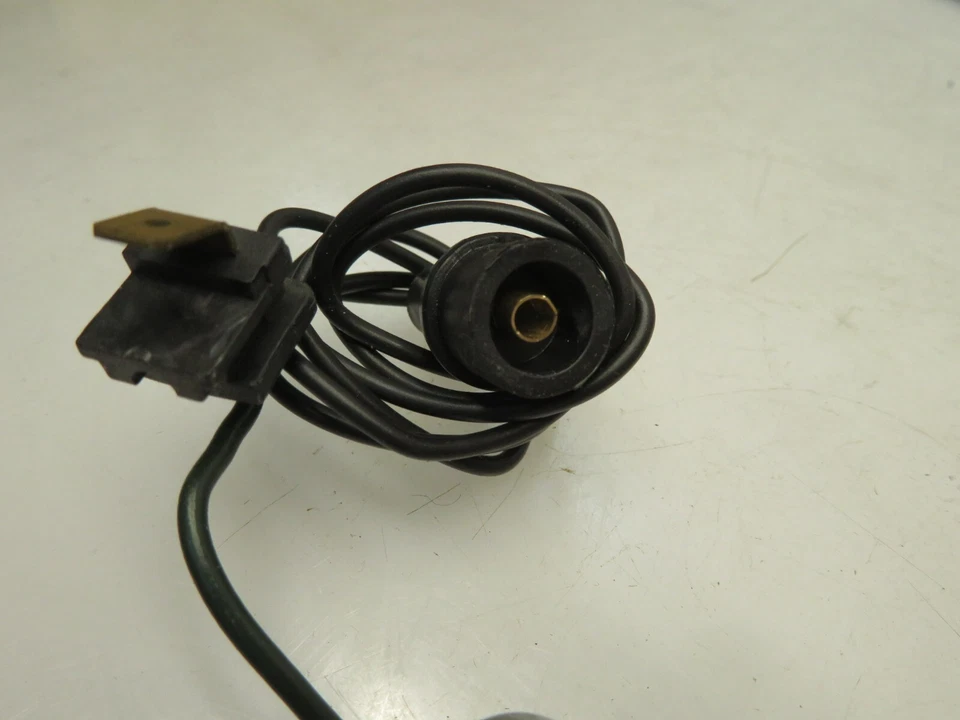 Ignition Condenser Fits Saab 95 96 & Sonett V4 1967-1971 Bosch  1.237.330.113 Foto 4 de 4