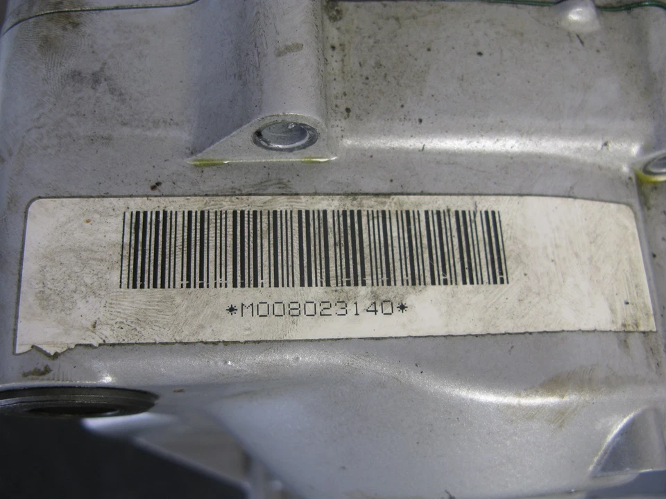 BMW F650CS ABS 2003 F650 CS 00-03 Crank Case & Bolts CrankCase Engine Motor OEM - Image 2 of 4