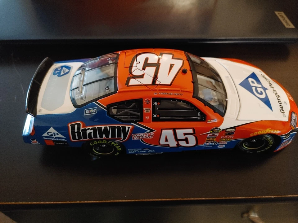 Dodge Charger Kyle Petty #45 2005 NNCS Georgia Pacific Brawny 1/24 Limited ¡Raro! Foto 2 de 4