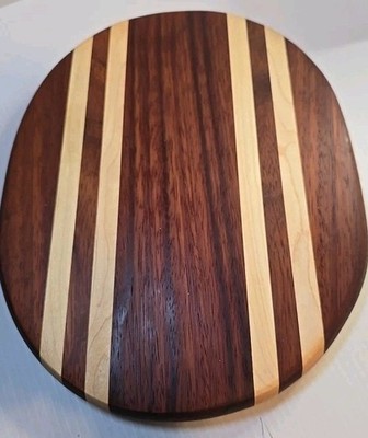 Puduak & Maple Oval 11'' X 9'' X 1'' Cutting Board