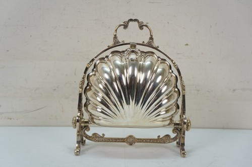 Antique English Silverplate Scalloped Clam Shell Biscuit Box Bun Warmer 11" - Picture 5 of 17