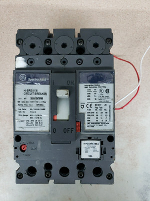GE Spectra Circuit Breaker SEHA36AT0100 3P 100A 480V + AUX with 90A Rating Plug