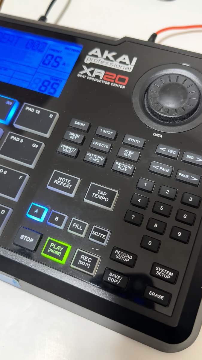 AKAI XR20 Beat Production Station Drum Machine Sampler Tested