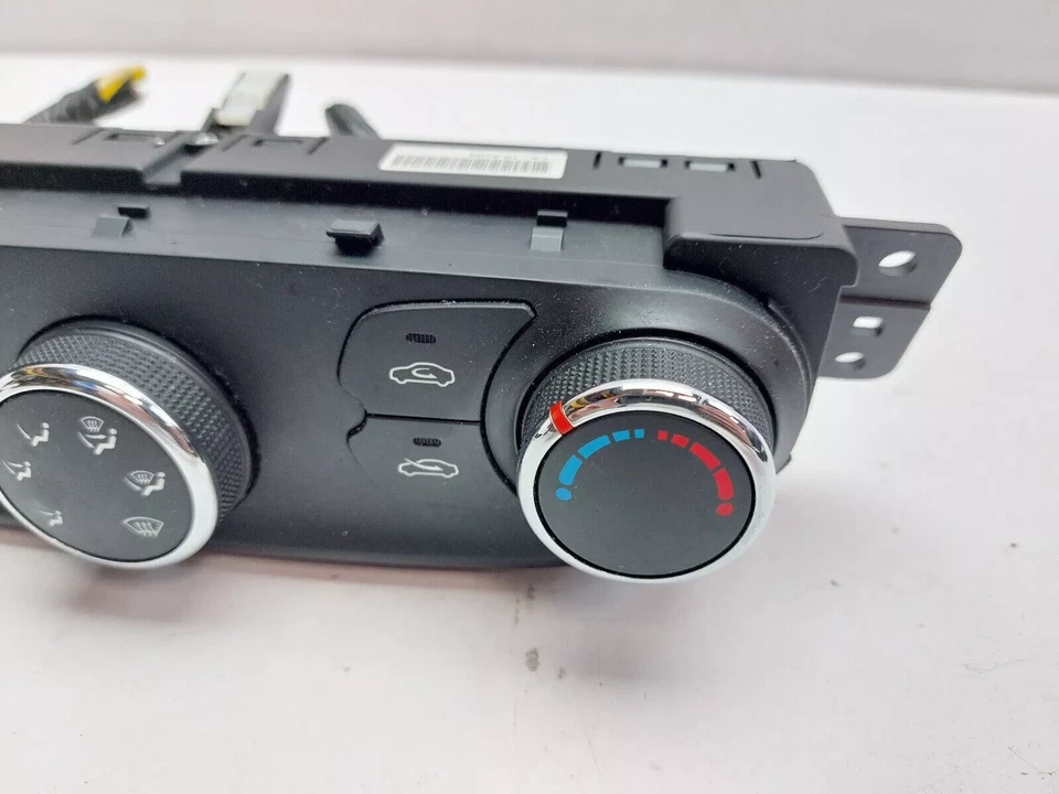 KIA PRO CEED MK2 A/C HEATER CLIMATE CONTROL SWITCH PANEL 2014 97250-A2001 - Image 4 of 4