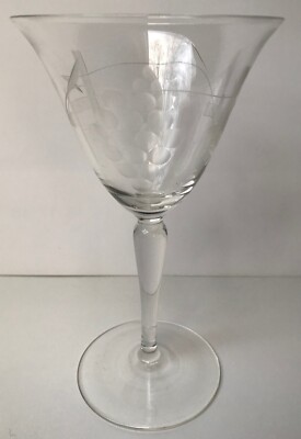 klingendes Weinglas mit Kreuz- und Traubenschliff | clinking wineglass