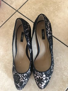 black lace wedding shoes