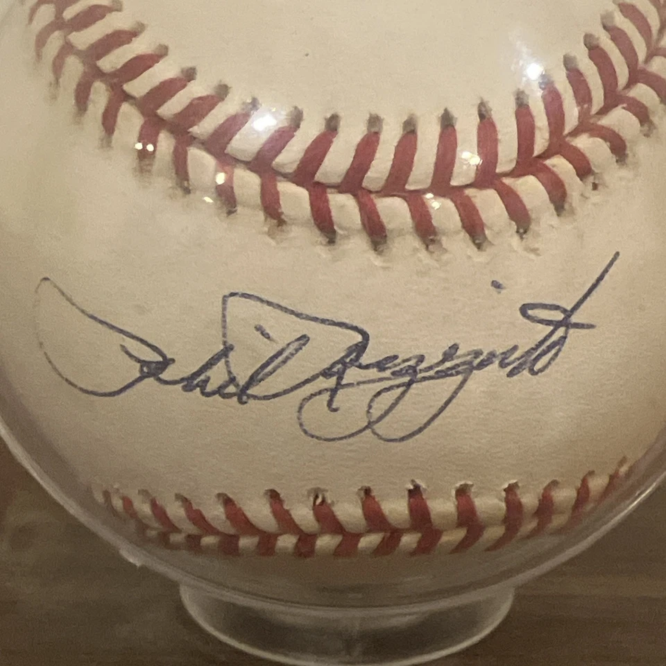 Béisbol firmado autografiado por Phil Rizzuto - sin certificado de autenticidad Foto 2 de 4