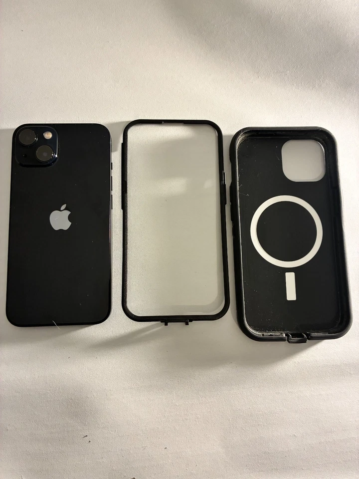 Apple iPhone 13, 128GB, black - No SIM restrictions - Used Very Good - Image 2 of 4