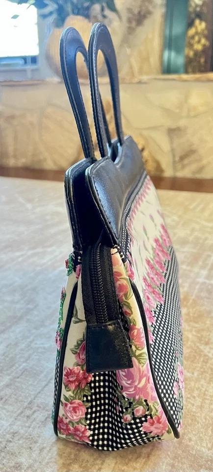 Isabella Fiore Colorful Floral Beaded Leather Trim Handbag Medium Bag. - Image 2 of 4