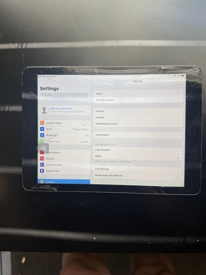 PANTALLA AGRIETADA Tablet Apple iPad Air Wi-Fi 32GB Negra Foto 2 de 4