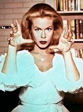 Elizabeth Montgomery as Samantha TV Show BEWITCHED Picture Photo Print 8"x10"